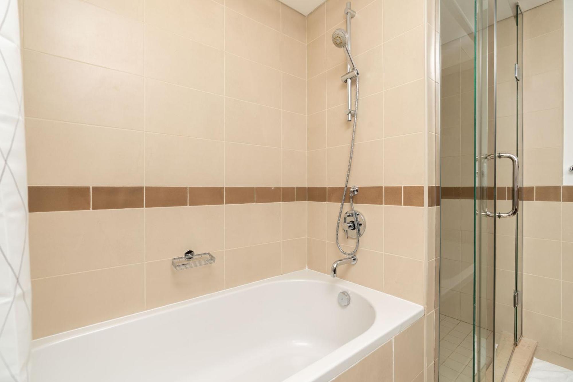 Luxury 2Br Downtown Apt With Burj Khalifa Views Dubai Exterior photo