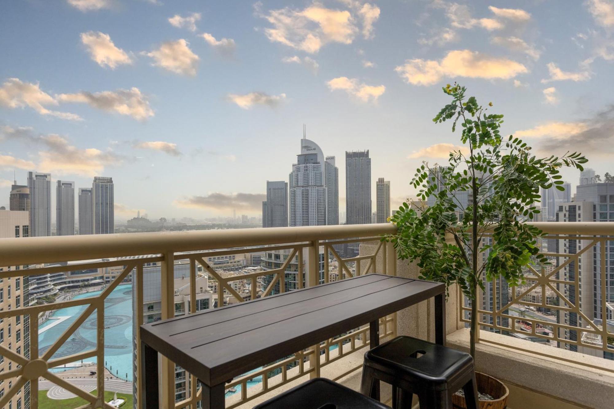 Luxury 2Br Downtown Apt With Burj Khalifa Views Dubai Exterior photo